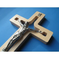 Krzyż drewniany jasny brąz 24,5 cm JB 2 A
